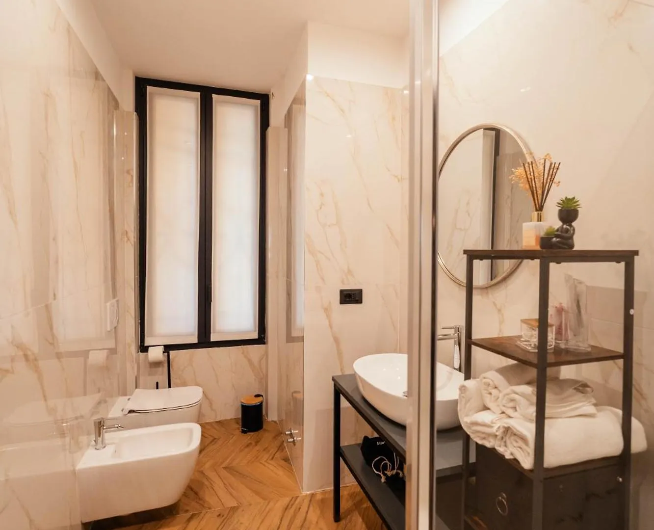 Victoria'S Suite&Spa Con Parcheggio Privato Como 0*,  Italy
